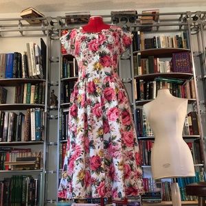 VTG rose floral summer dress w/scalloped neckline